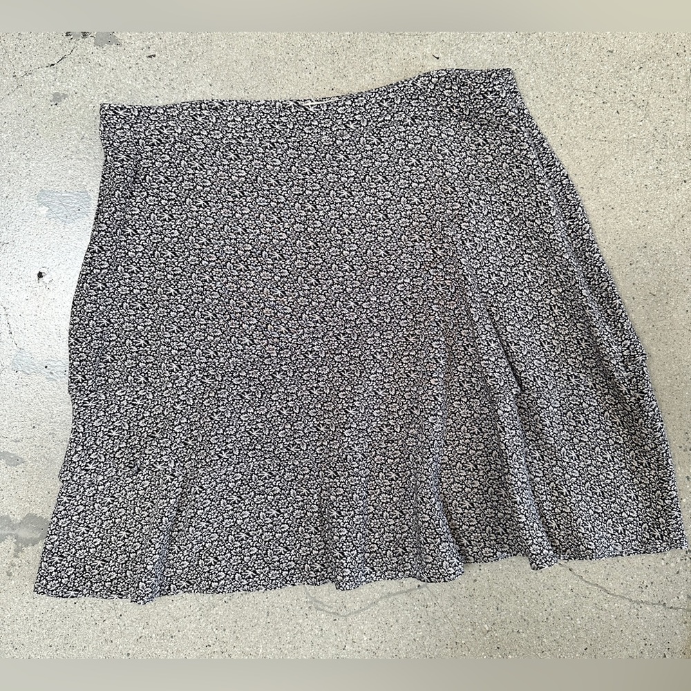 Urban Outfitters Floral Skater Skirt - Size Small